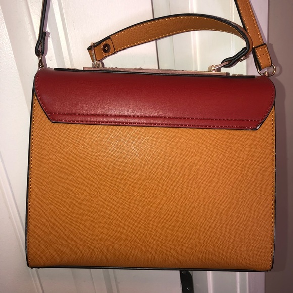 Dune Handbag Crossbody Purse - Picture 7 of 13